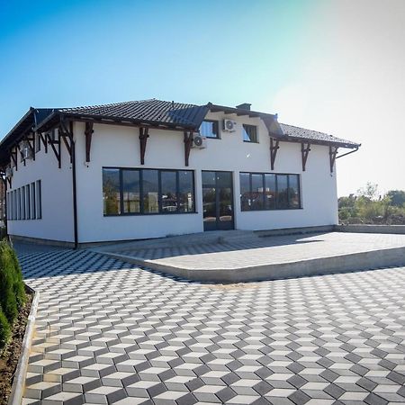 Prenociste Adria Aparthotel Vranje Exteriör bild