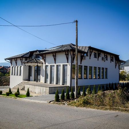 Prenociste Adria Aparthotel Vranje Exteriör bild