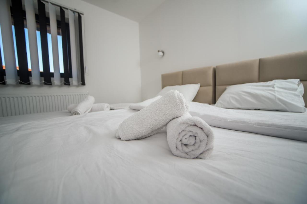 Prenociste Adria Aparthotel Vranje Exteriör bild