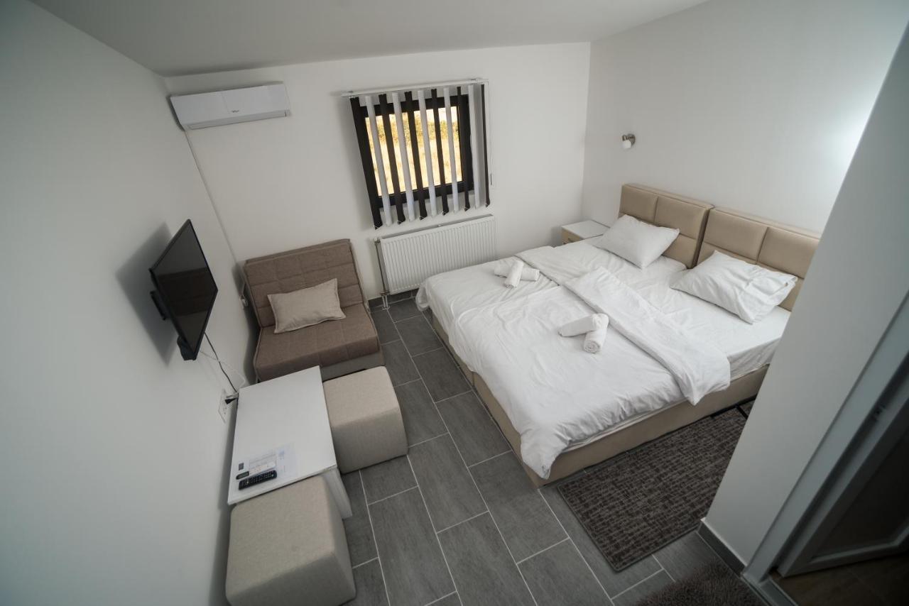 Prenociste Adria Aparthotel Vranje Exteriör bild