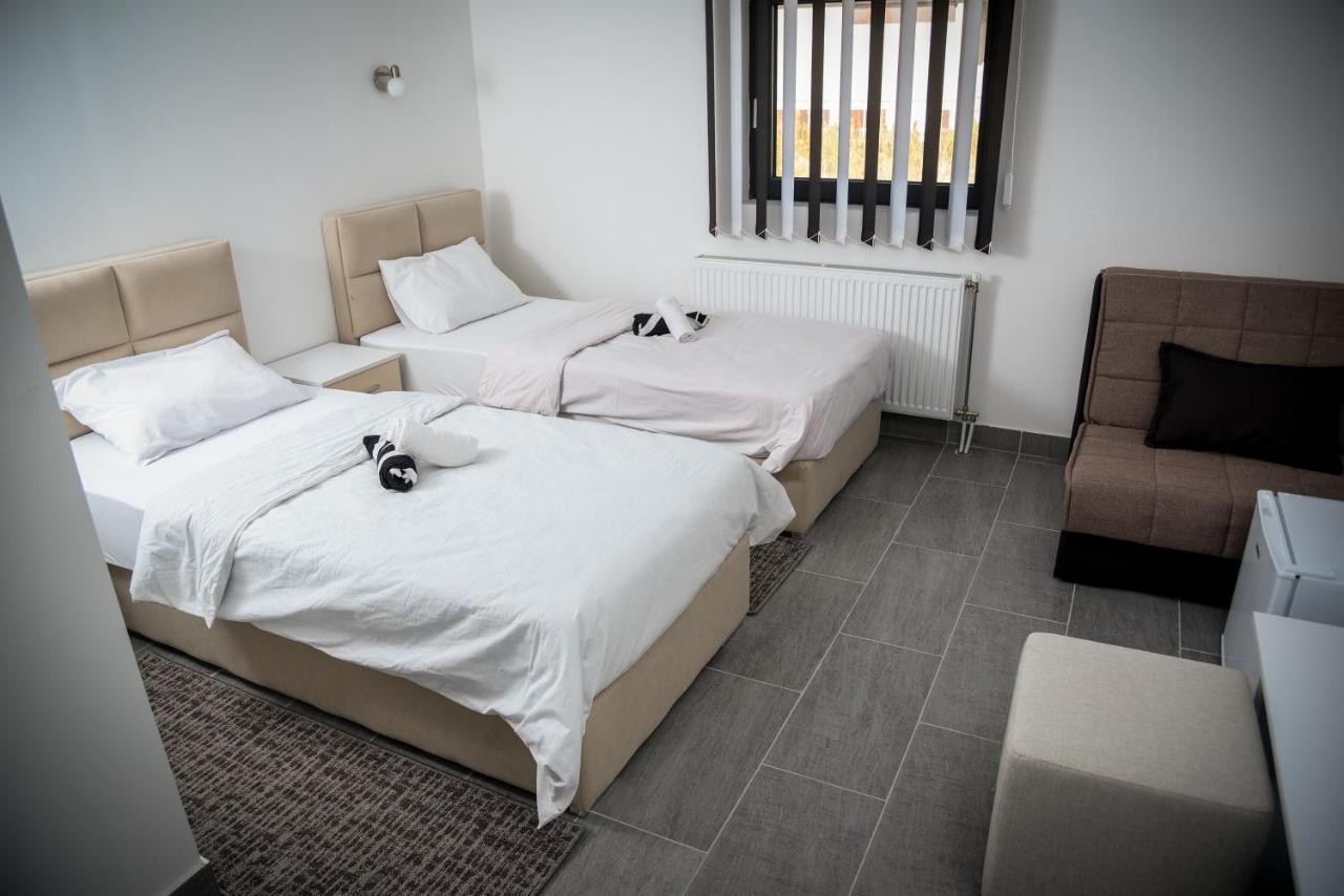 Prenociste Adria Aparthotel Vranje Exteriör bild